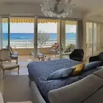 Luxueux 