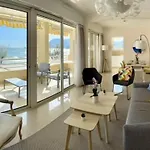 Luxueux 